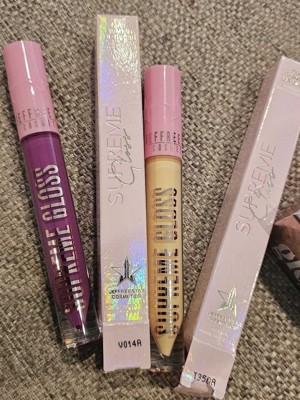 Supreme Gloss Lip Gloss - Purple & Pale Yellow